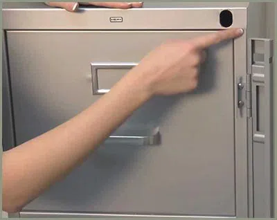 Locksmith Solution Services Simi Valley, CA 805-800-3006 - 68-44-9